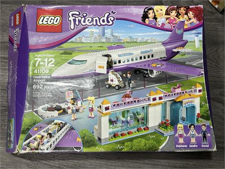 OPEN BOX LEGO FRIENDS SET 41109