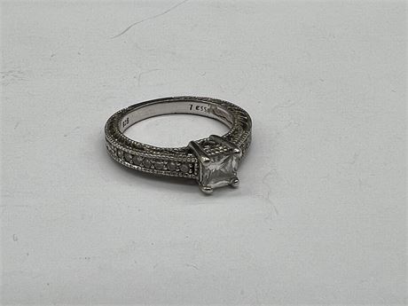 STERLING SILVER / DIAMOND RING - SIZE 7
