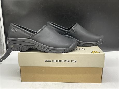 NEW KEEN UTILITY SHOES IN BOX - SIZE 11