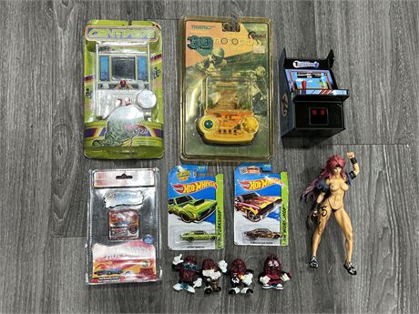 LOT OF MISC COLLECTABLES - FIGURE IS MISSING PIECES