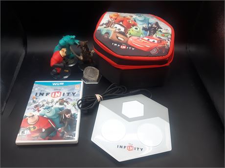 DISNEY INFINITY BUNDLE WITH GAME / CHARACTERS / PORTAL / CARRY CASE - WII-U