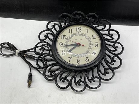 VINTAGE UNITED ELECTRICAL WALL CLOCK 11”