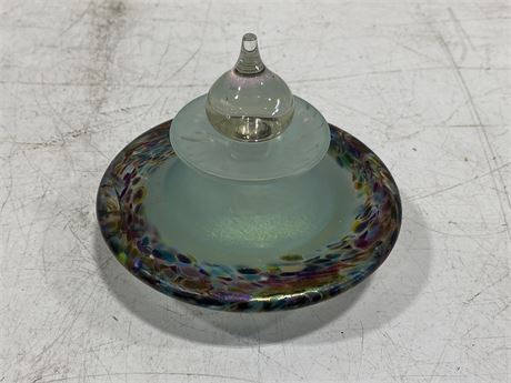 VINTAGE ART GLASS IRIDESCENT PERFUME BOTTLE (4”X5”)