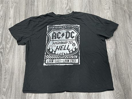 AC/DC HIGHWAY TO HELL TSHIRT SIZE 2XL