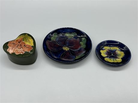 3 MOORCROFT PIECES - LARGEST IS 4.5” WIDE
