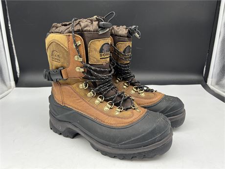 LIKE NEW SOREL WATER PROOF / INSULATED BOOTS SIZE 10 MENS