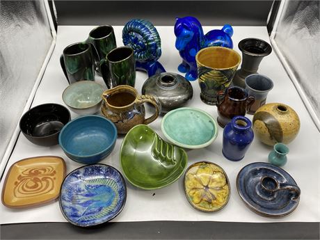 20+ PIECES OF VINTAGE POTTERY (Many signed)