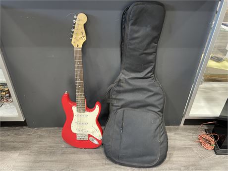 FENDER SQUIDE MINI GUITAR WITH CASE (MISSING STRINGS)