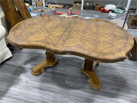 LARGE WOODEN DINING TABLE WITH LEAFS