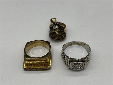 2 UNMARKED ESTATE RINGS & NUGGET PENDANT