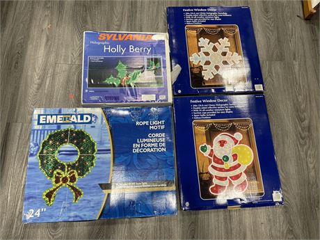 4 CHRISTMAS BOXED DECORATIONS