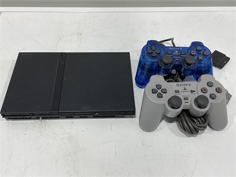 PS2 W / 2 CONTROLLERS