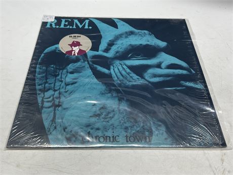 R.E.M. - CHRONIC TOWN - NEAR MINT (NM)