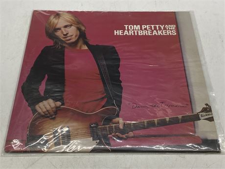 TOM PETTY AND THE HEARTBREAKERS - DAMN THE TORPEDOS - EXCELLENT (E)