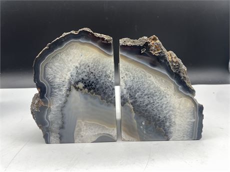 PAIR OF AGATE BOOKENDS - 7”