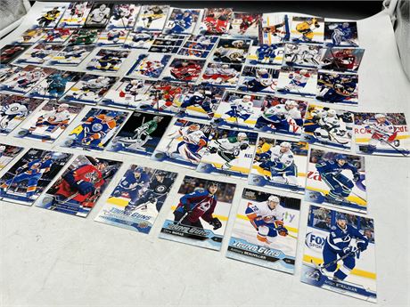 ASSORTED NHL CARDS (UPPER DECK, YOUNG GUNS)