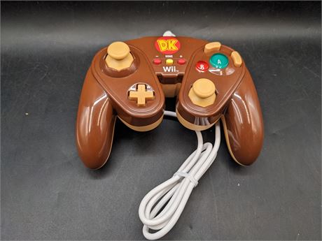 WII DONKEY KONG EDITION CONTROLLER - VERY GOOD CONDITION