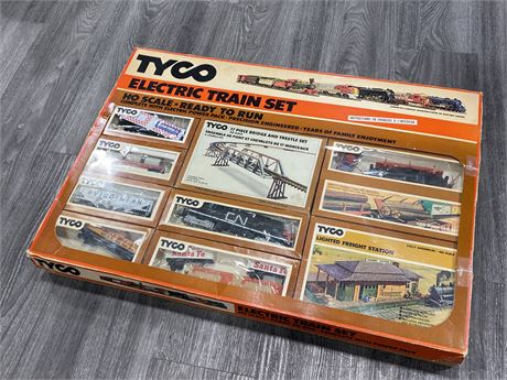 1970s TYCO TRAIN SET - BIG SET - 20”x29” BOX