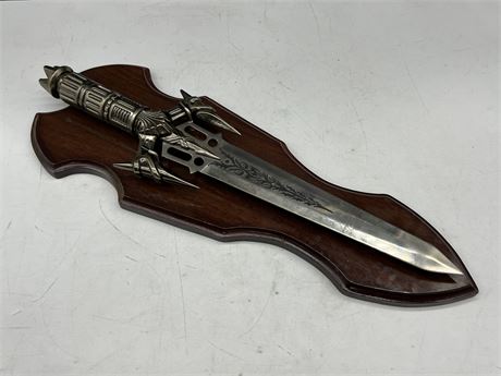 DECORATIVE STAINLESS STEEL SWORD ON MANTLE (17”)
