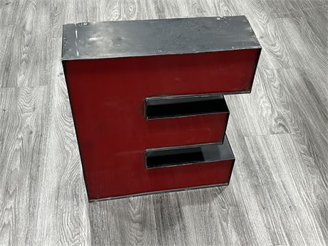 VINTAGE MARQUEE LETTER E 22X18X5”