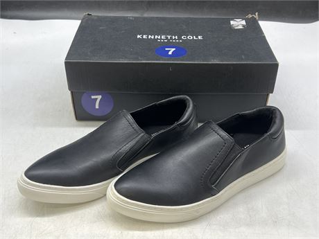 NEW KENNETH COLE WOMENS SLIP ON SHOES - SIZE 7