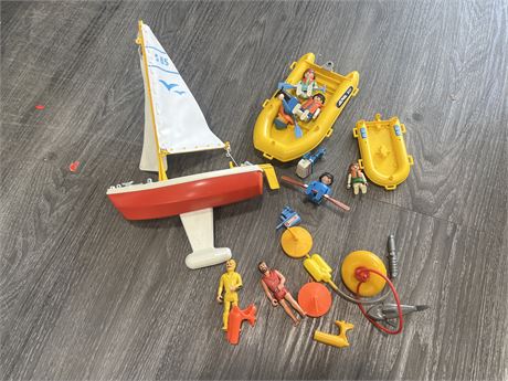 LOT OF VINTAGE PLAYMOBIL + FISHER PRICE TOYS