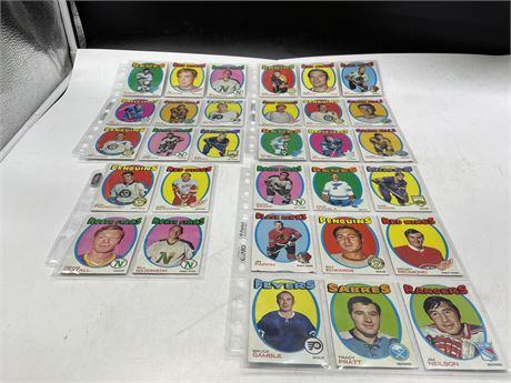 SET OF 31 1971-72 NHL TOPPS CARDS