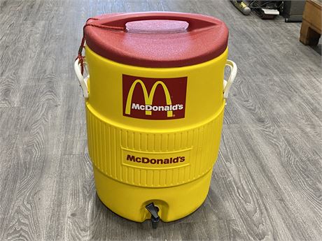 VINTAGE MCDONALDS IGLOO 10 GALLON DRINKING COOLER - EXCELLENT CONDITION 15”X21”