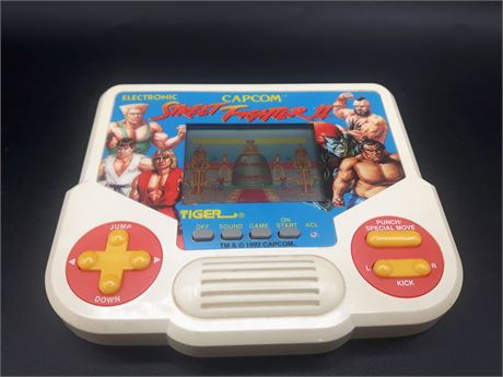 CAPCOM STREET FIGHTER 2 - TIGER ELECTRONICS - VERY GOOD CONDITION