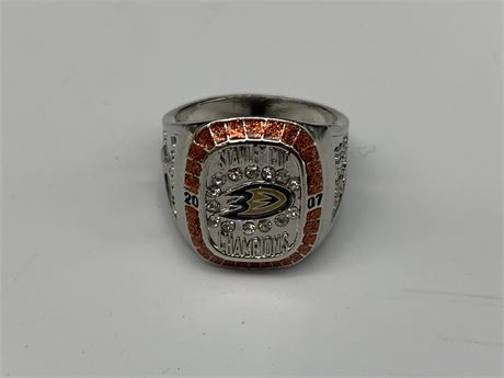 MENS STANLEY CUP CHAMPION RING (replica)