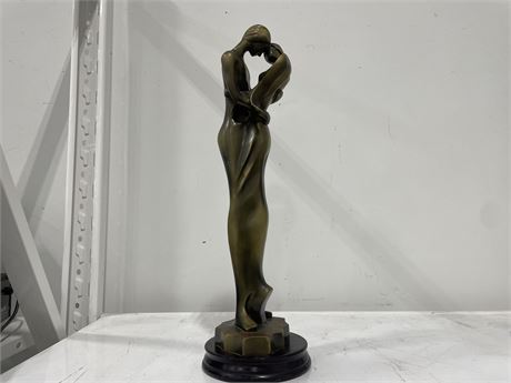 ART DECO STYLE LOVERS STATUE 19”
