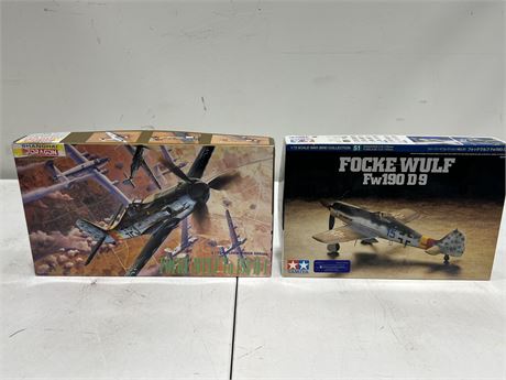 2 PLANE MODEL KITS - COMPLETE W/INSTRUCTIONS