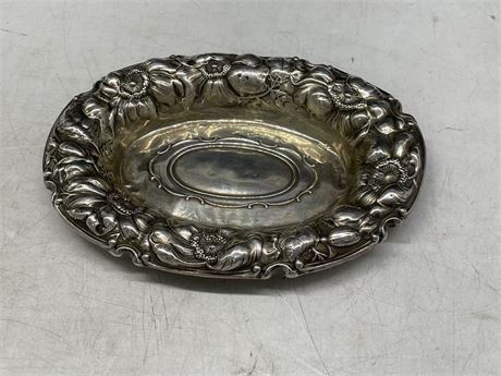 1800’S STERLING REPROUSSE SHREVEPORT, CRUMP & LOW DISH