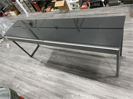 METAL WORK TABLE WITH DRAWERS & GLASS TOP (70”x16”x30”)