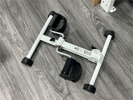 STATIONARY FITNESS PEDAL