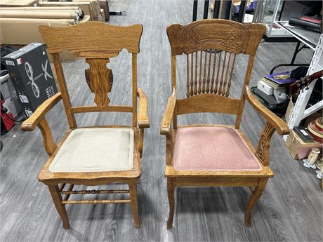 TWO OAK DINING CHAIRS - T-BACK AND PRESS BACK