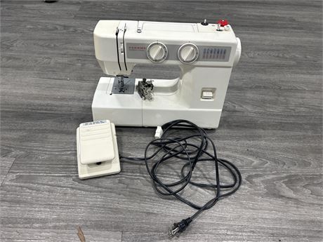 JANONE SEWING MACHINE W/FOOT PEDAL