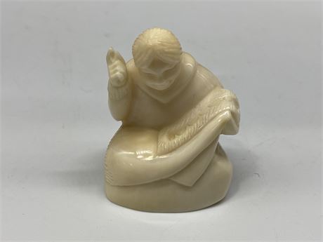 SMALL INUIT WALRUS TUSK CARVING (2”)