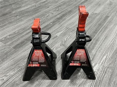 2 MOTOMASTER AXEL STANDS