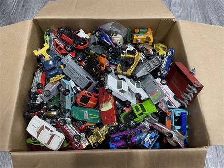 LARGE BOX FULL OF VINTAGE HOT WHEELS / OTHERS (12”x10”x8.5”)