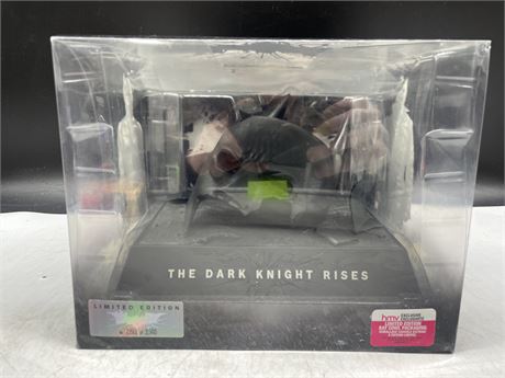 THE DARK KNIGHT RISES LIMITED EDITION DISPLAY MASK