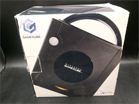 GAMECUBE CONSOLE - COMPLETE IN BOX - VERY GOOD CONDITION