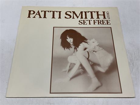 PATTI SMITH GROUP - SET FREE - UK PRESSING EXCELLENT (E)
