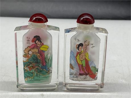 2 CHINESE INTERIOR PAINTED SNUFF BOTTLES (3”)