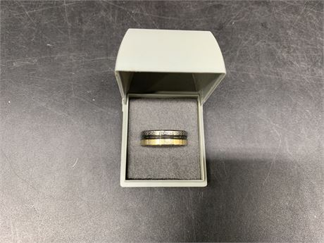 STAINLESS STEEL LARGE RING BAND