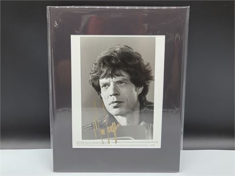 MICK JAGGER SIGNED PHOTOGRAPH, MATTED 11X14 WITH COA