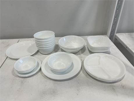36 PIECES OF CORELLE DISHES