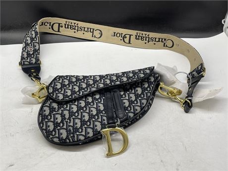 (NEW WITH TAGS) CHRISTIAN DIOR PURSE