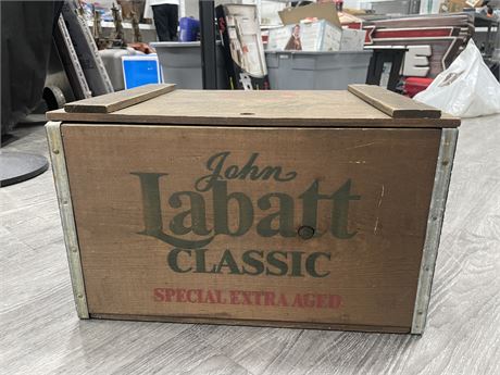 LABATTS ADVERTISING WOODEN CRATE / BOX (18”x12”x11”)