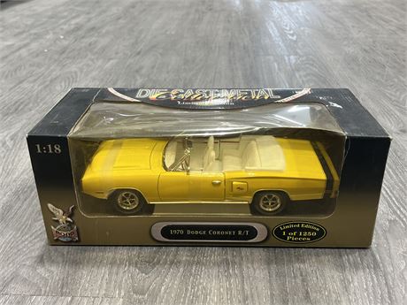 NEW 1/18 SCALE ROAD SIGNATURE DIE CAST CAR - LIMITED ED.